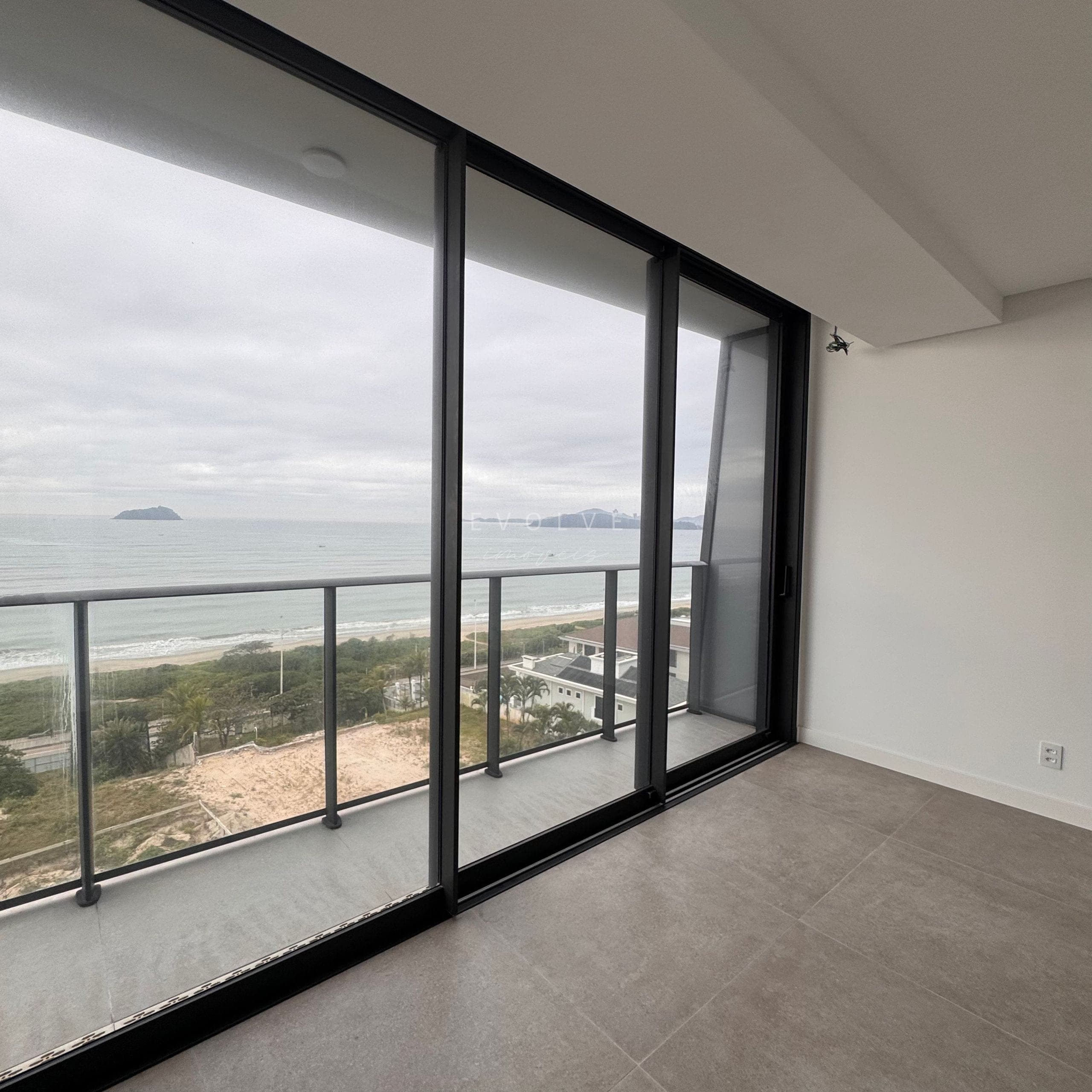 Varanda com vista para o mar